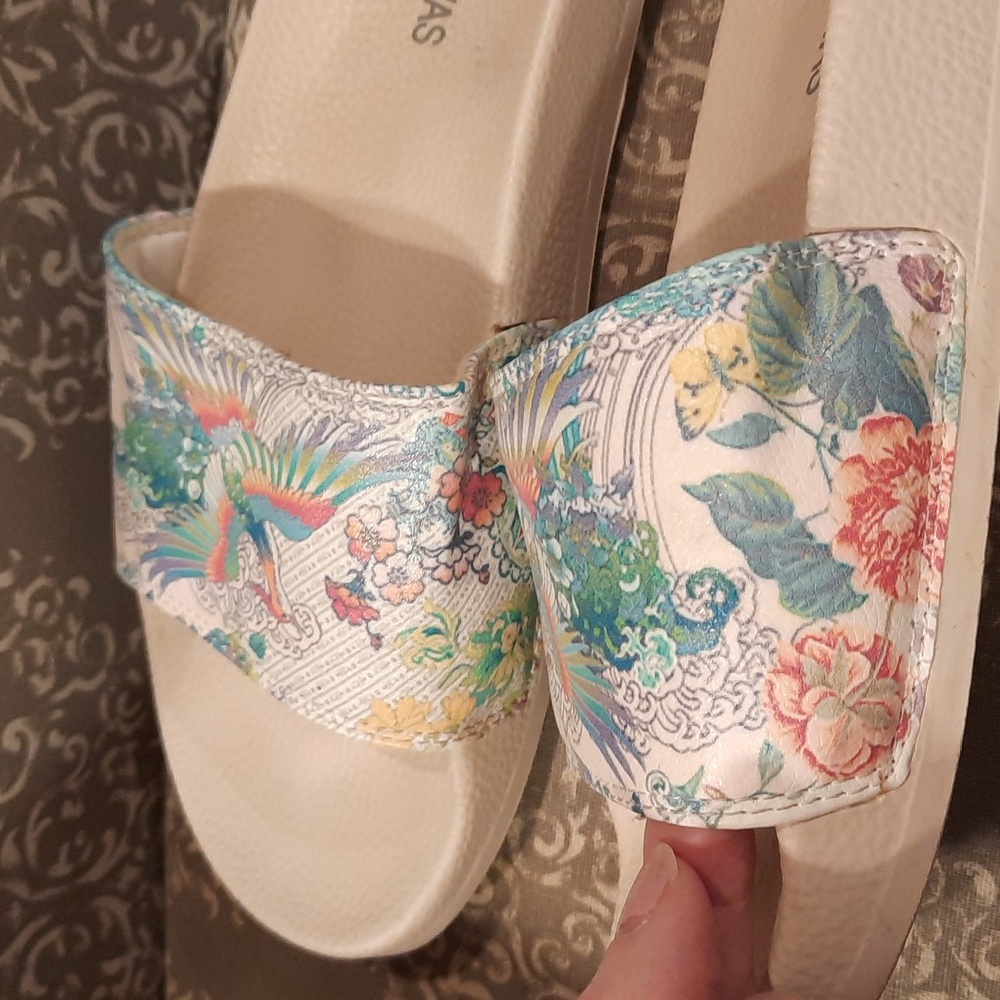 Johnny Was Light Dreamer pool slides - Picture 10 of 10